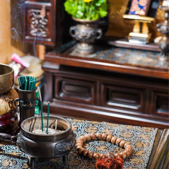 undefined - หิ้งพระ โต๊ะหมู่บูชา